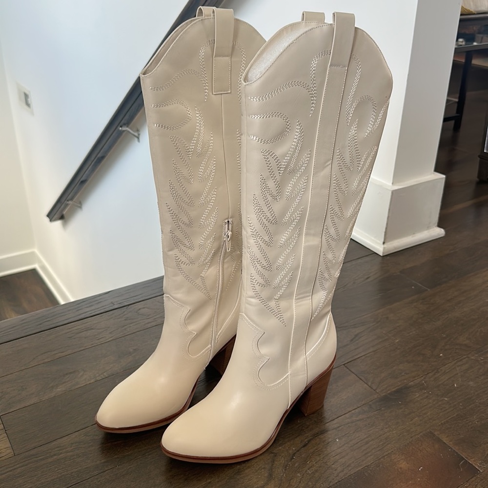 MIA Dakota White Cowboy Boots